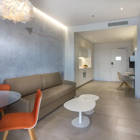 Estimar Suitopia Hotel 4*
