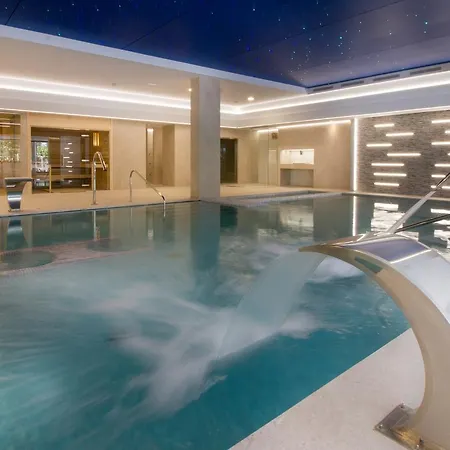 Hotel Estimar Suitopia 4*