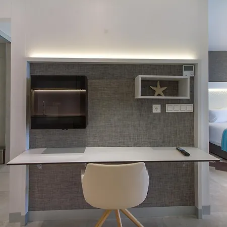 Hotel Estimar Suitopia 4*