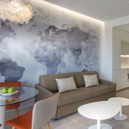 Hotel Estimar Suitopia 4*