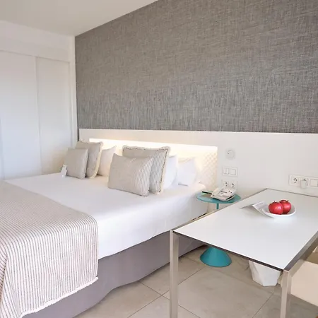 Отель Estimar Suitopia