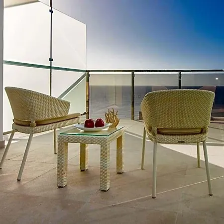 Estimar Suitopia 4* קלפה