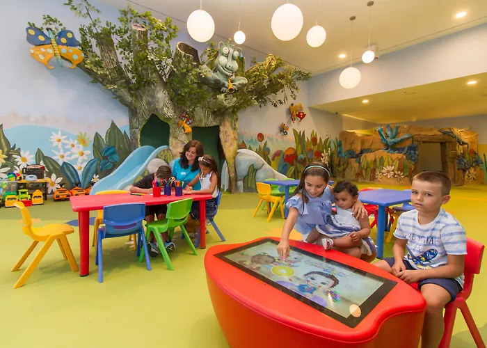 Estimar Suitopia Szálloda 4*